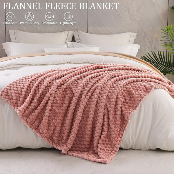 Exclusivo Mezcla Extra Large Soft Fleece Throw Blanket, 50x70 Inches 3D Clouds Stylish Jacquard Throw Blanket for Couch, Cozy Soft Lightweight for All Season, Dusty Pink Blanket - Image 3