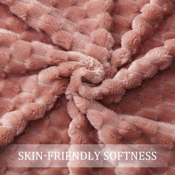 Exclusivo Mezcla Extra Large Soft Fleece Throw Blanket, 50x70 Inches 3D Clouds Stylish Jacquard Throw Blanket for Couch, Cozy Soft Lightweight for All Season, Dusty Pink Blanket - Image 7
