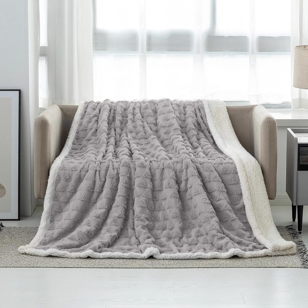 LOMAO Throw Blanket for Couch - Fleece Blankets & Throws Faux Fur Blanket Soft Fuzzy Sherpa Blanket Cozy Blanket Gift Throw Blankets for Bed,Sofa (50x60,Grey)